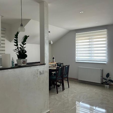 Apartman Diamond Lux Surcin Ngoại thất bức ảnh