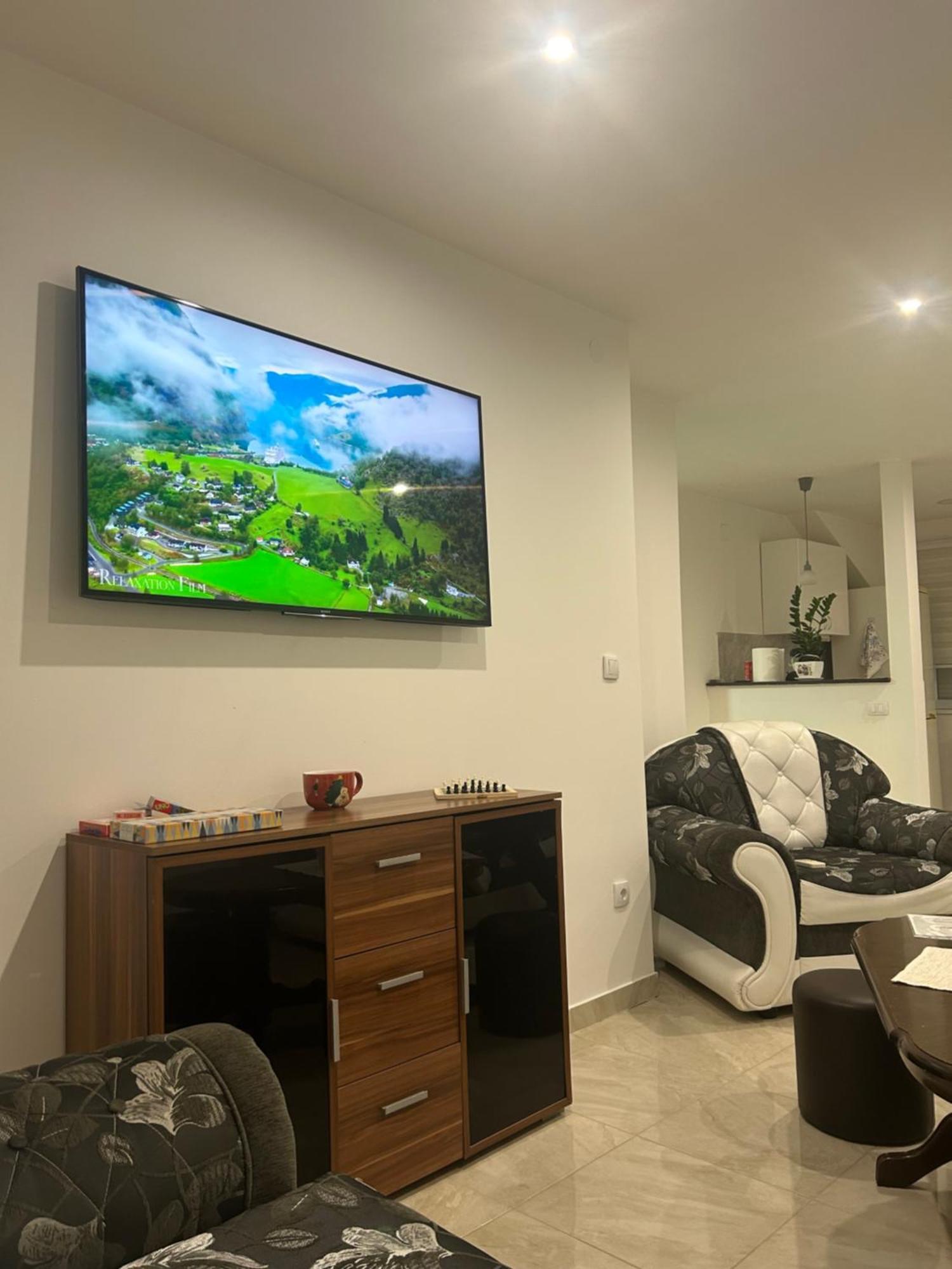 Apartman Diamond Lux Surcin Ngoại thất bức ảnh