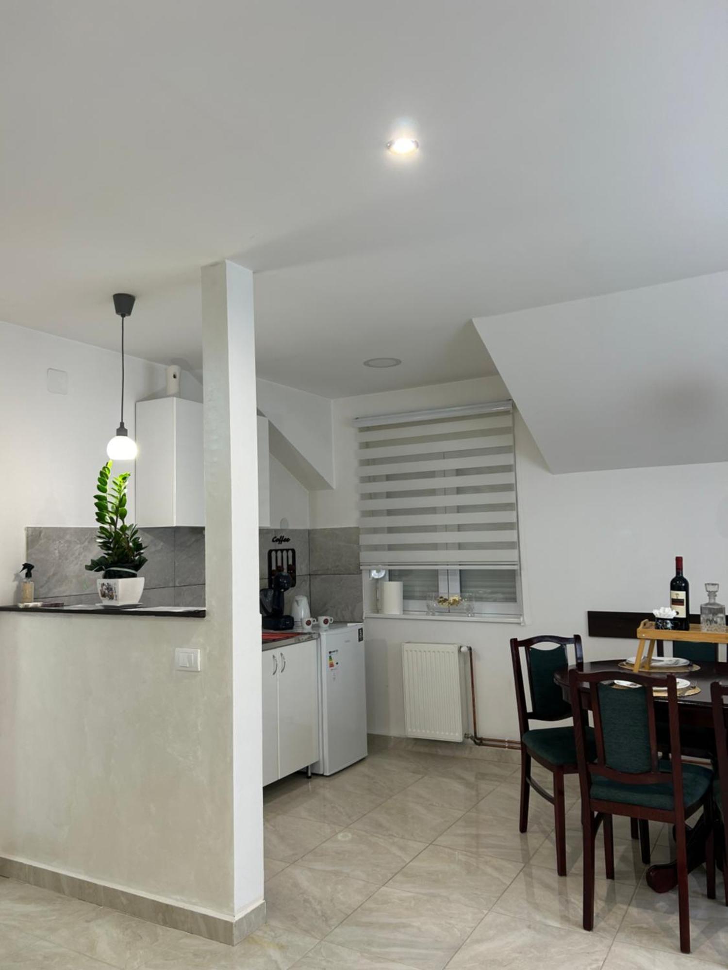Apartman Diamond Lux Surcin Ngoại thất bức ảnh
