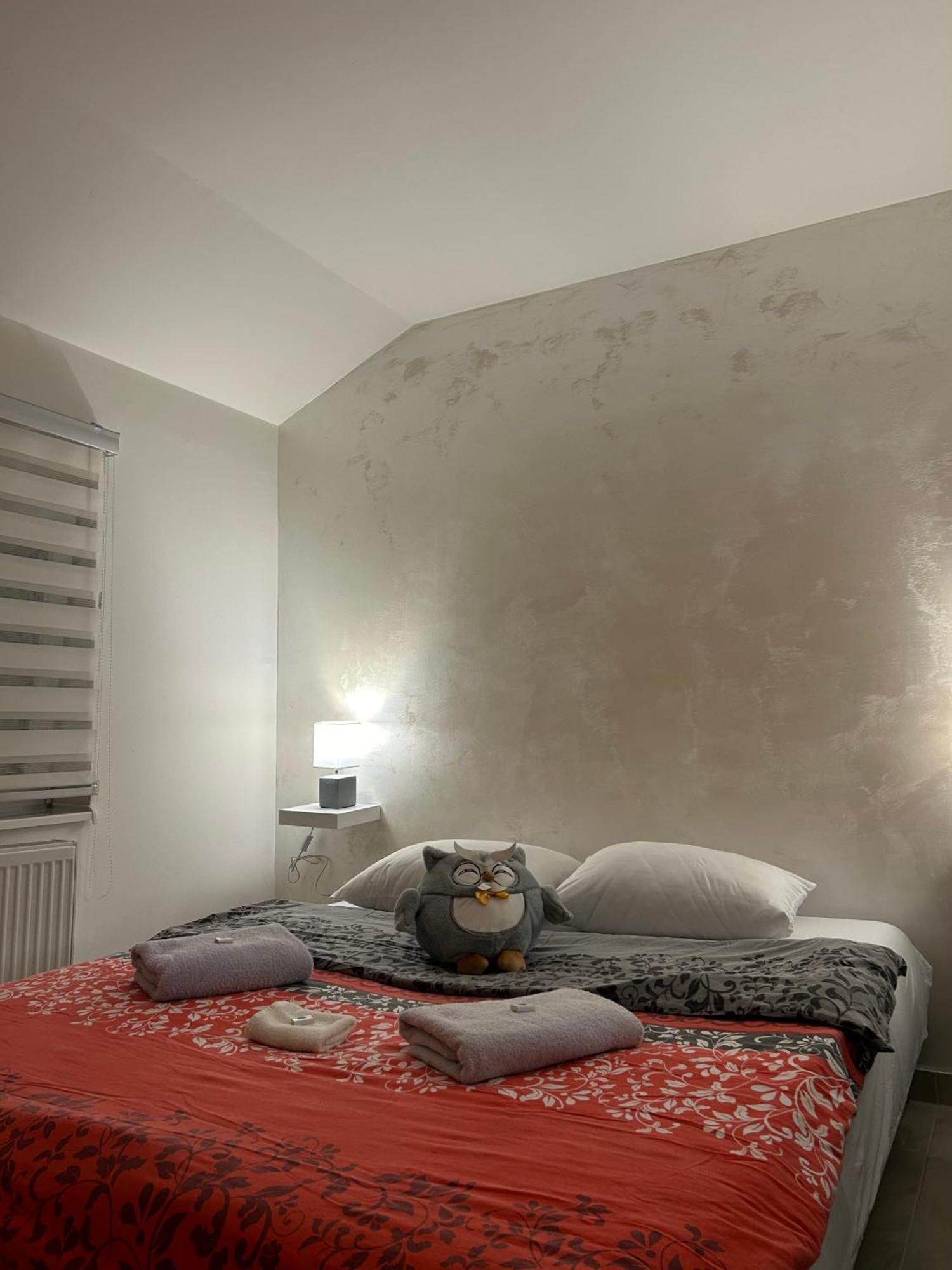 Apartman Diamond Lux Surcin Ngoại thất bức ảnh