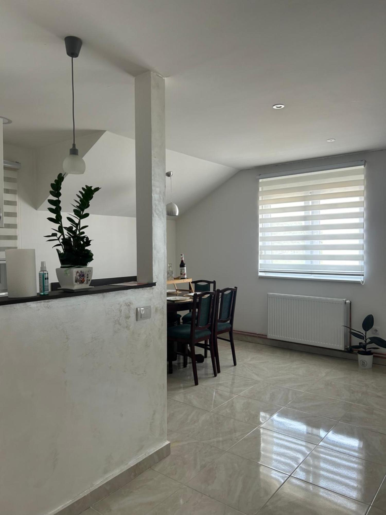 Apartman Diamond Lux Surcin Ngoại thất bức ảnh